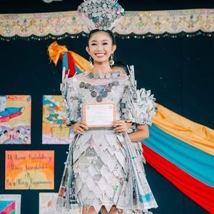 Meet your Posher, Estela